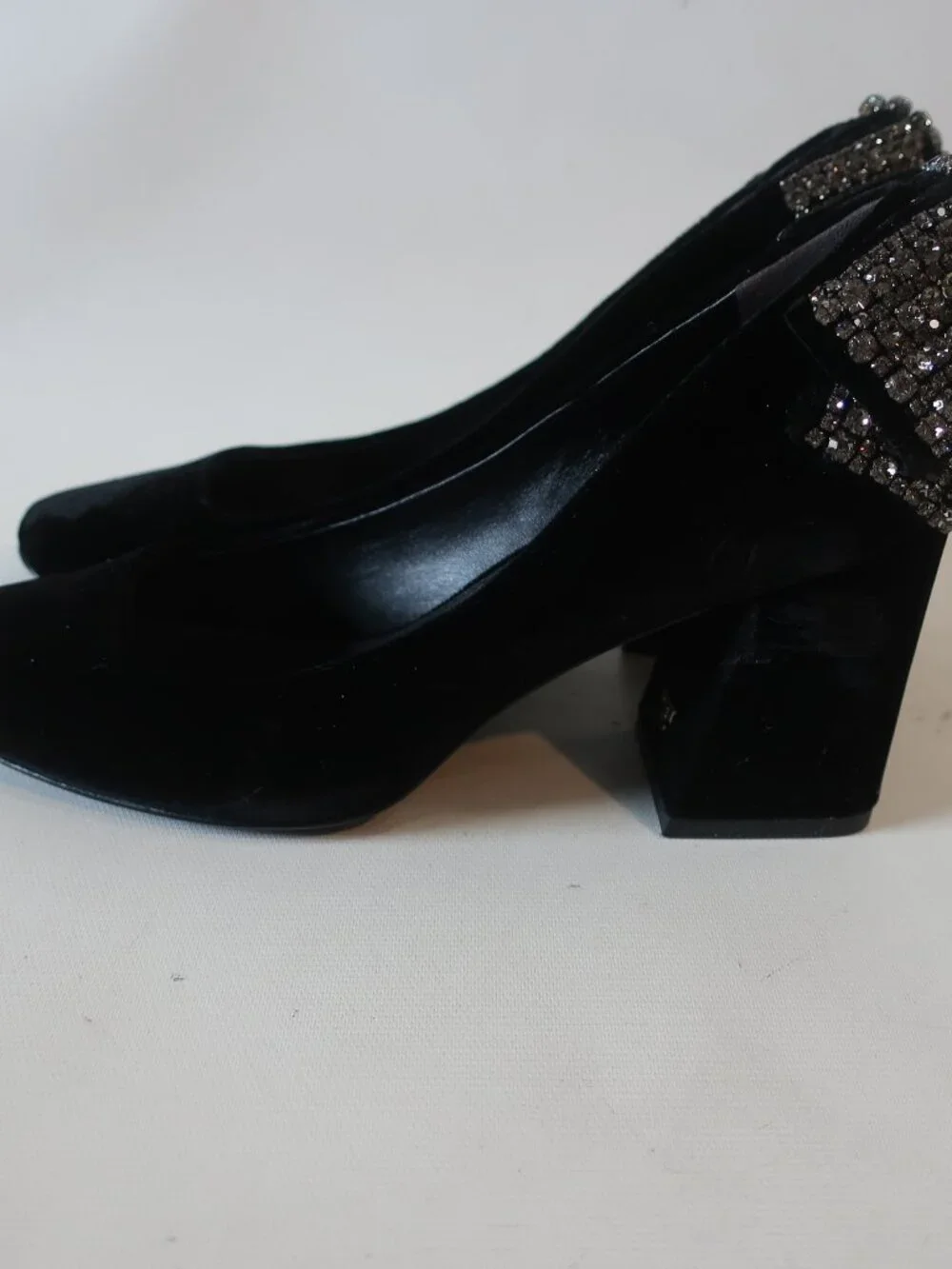 NWOB Womens Tory Burch Black Josephine Velvet Rhinestone Bow Pumps 5.5